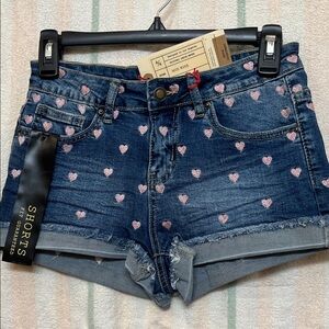 💋🩷🎀💋🩷NWT Angel Kiss Blue Jean Shorts with Pink Heart Print